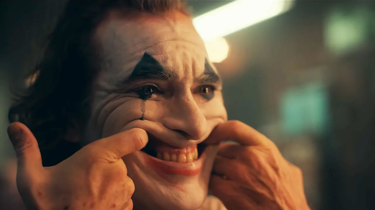 Joker: Face Paint Scene